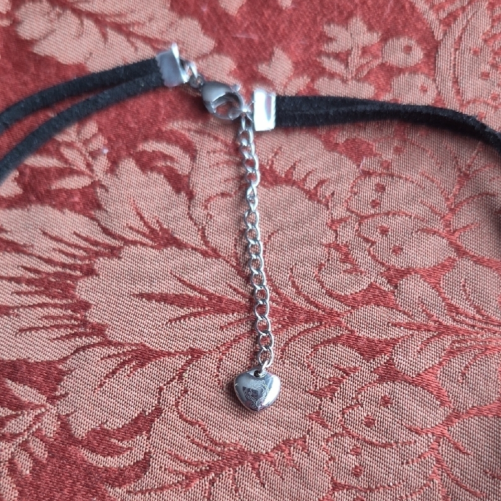 Tocara Choker Necklace Accented With Silver & Glass Dangles (J69) - Picture 6 of 6